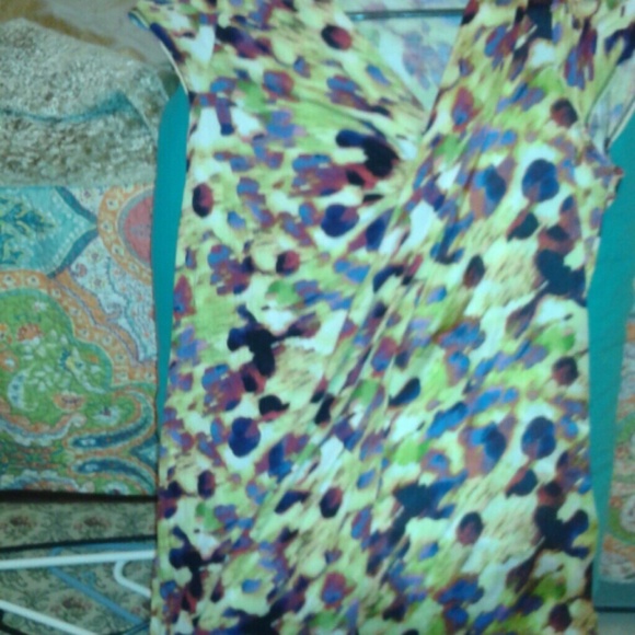 "Vera Wang " BLOUSE " WITH A SPLASH OF COLOR! - Picture 4 of 4