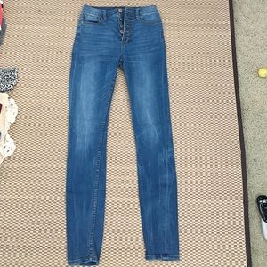 multi-button high waisted jeans