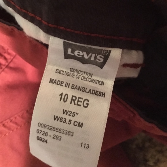 Boys Levi's shorts size 10 - Picture 2 of 3