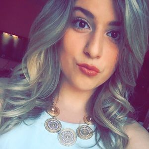 Meet your Posher, Dana