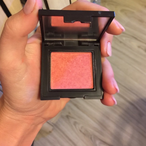 Laura Mercier blush in Citrus Spark