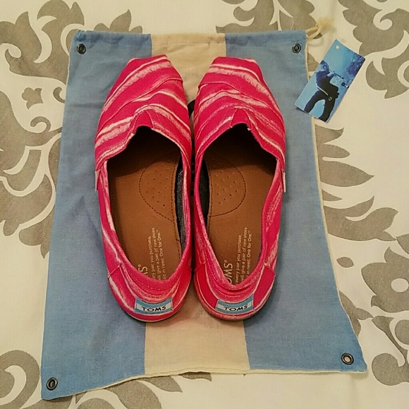 Tom's Pink Canvas Classics