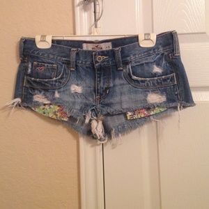 Hollister denim cutoffs with floral pockets