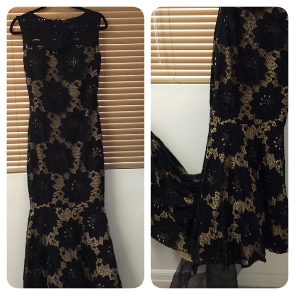 GORGEOUS Mermaid style gown - Picture 3 of 6