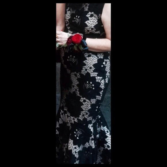 GORGEOUS Mermaid style gown - Picture 4 of 6