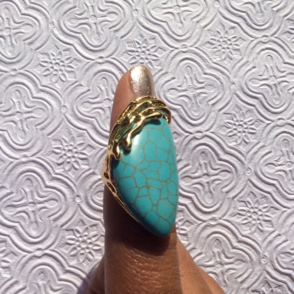 Beautiful Fashion Ring Turquoise Design - Picture 4 of 4