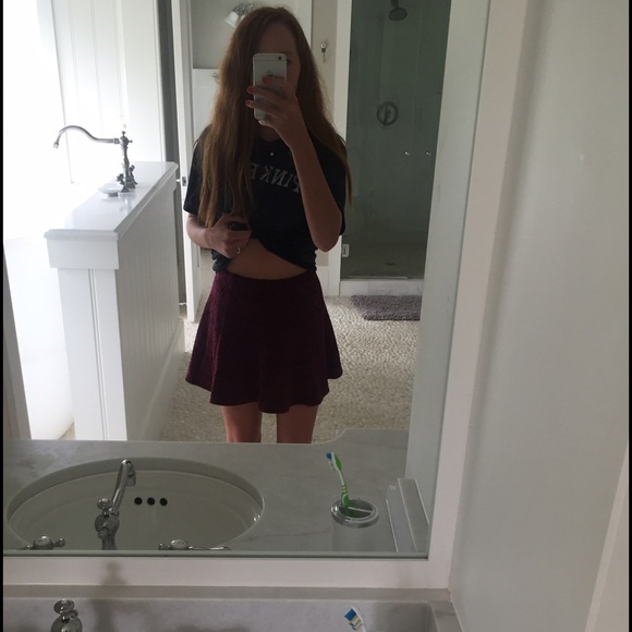 burgundy and black skater skirt - Picture 3 of 3