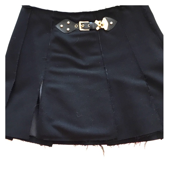 Zara, Blk, schoolgirl skirt. Toggle detail, size S