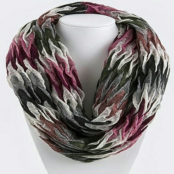 ZIGZAG DESIGN INFINITY SCARF