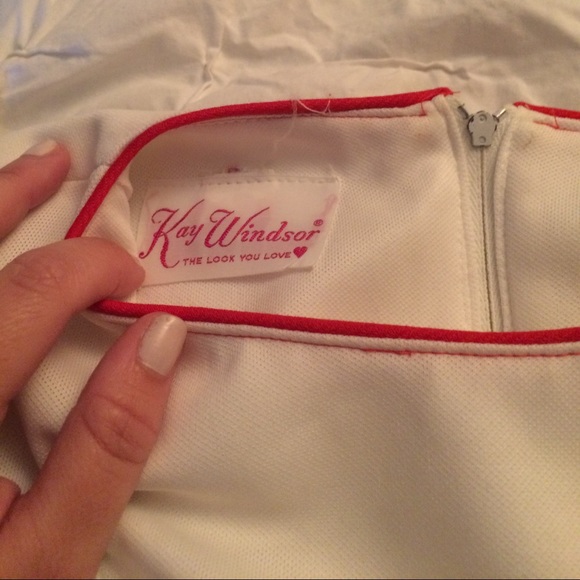 SOLD VINTAGE 60's white dress w/ red details - Picture 2 of 4