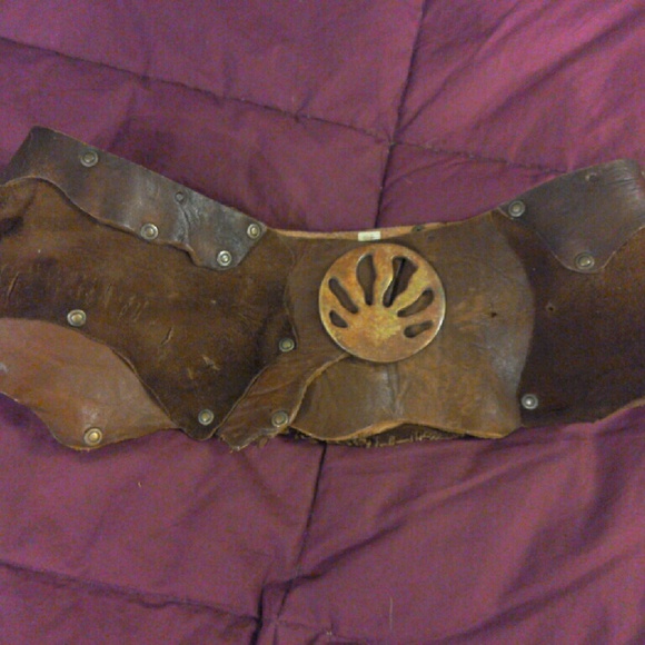 Dark brown leather belt from Tienda Ho