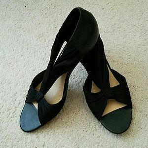 Black dress shoe - never worn