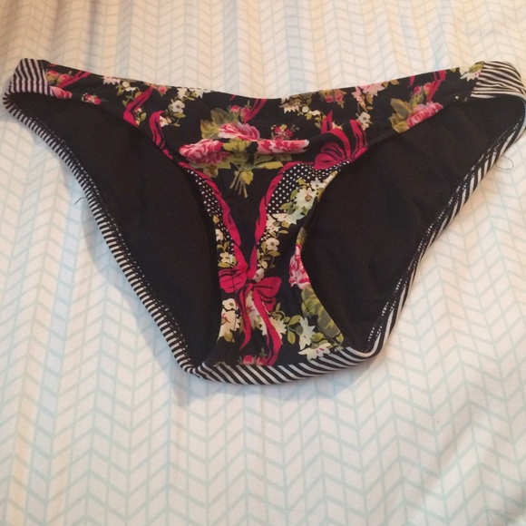 Bikini bottoms