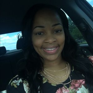 Meet your Posher, Cassandra