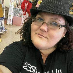Meet your Posher, Joanie