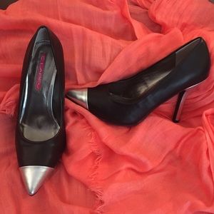 🔴 Sale ✨ Black and silver heels