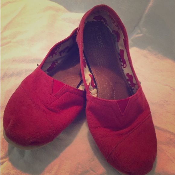 Toms