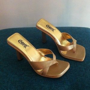 Carlos by Carlos Santana Freedom gold heels