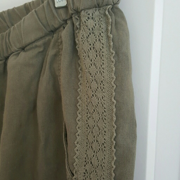 DKNY linen pants with lace trim - Picture 3 of 3