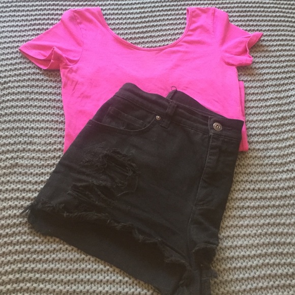 🌸BLACK HIGH WAISTED DISTRESSED SHORTS