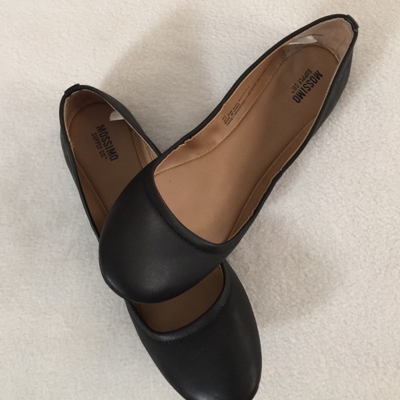 Cute black flats