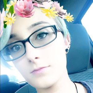 Meet your Posher, Brittni