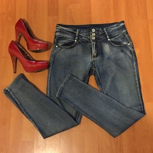 Thrill Jeans (Butt Lift Denim)