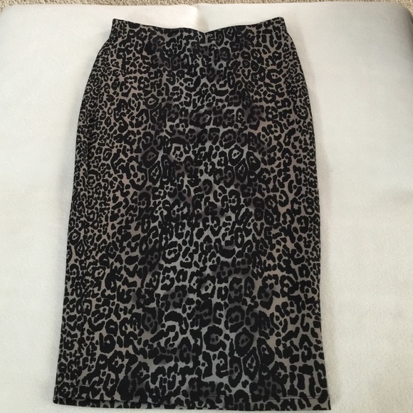Leopard spot pencil skirt