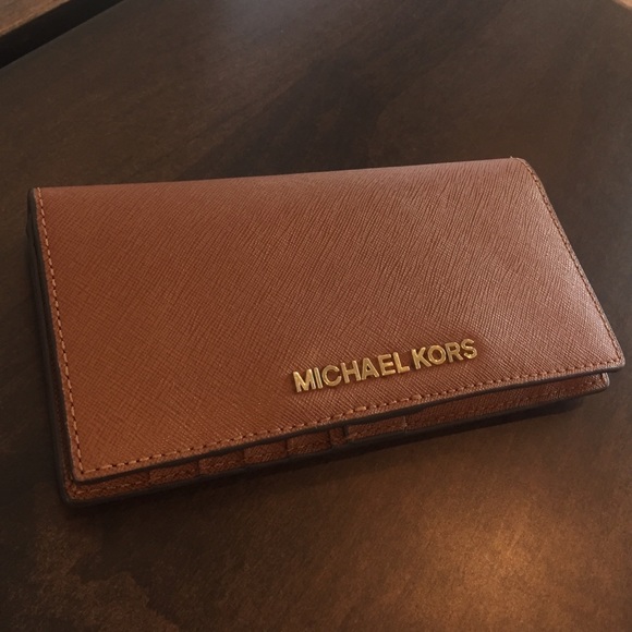 Michael Kors Handbags - NWOT Authentic MK Wallet ‼️SALE‼️