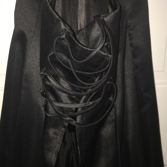 Gown - Picture 4 of 4