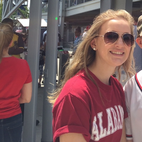 Meet your Posher, Alexis - Picture 1 of 1