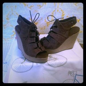Simply Vera Laced Wedges