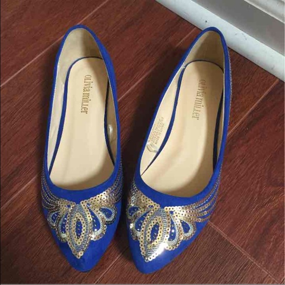 🚫SOLD🚫Gorgeous embroidered flat