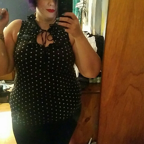 Polkdot sleeveless!