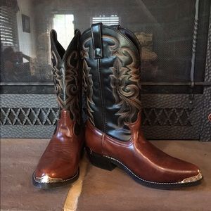 Men's size 10.5 cowboy boots from Nashville