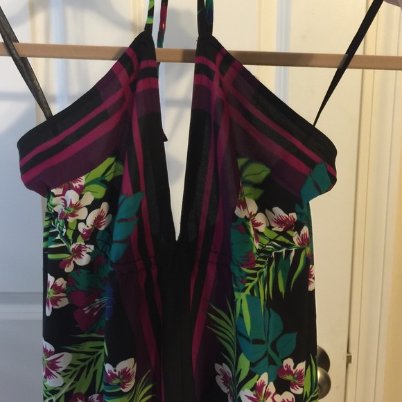 Halter top floral design dress - Picture 2 of 4