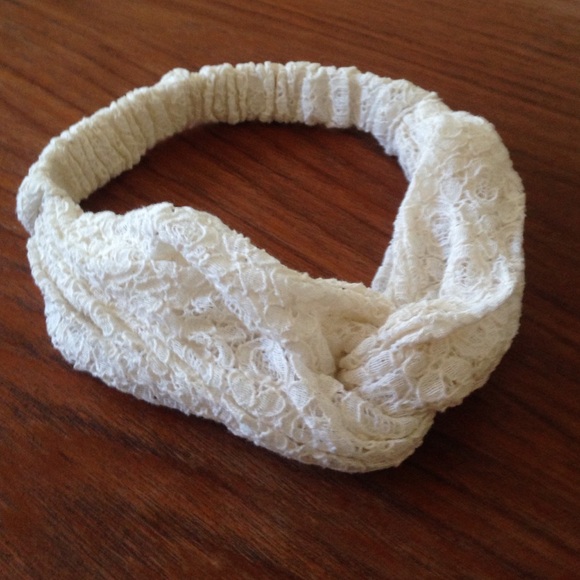 Cute Top Knot Cream Lace Headband