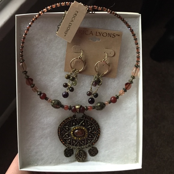Statement necklace and earring set