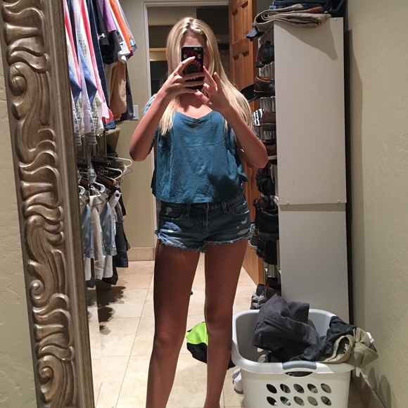 Very flattering on Free people tee size xs - Picture 3 of 3