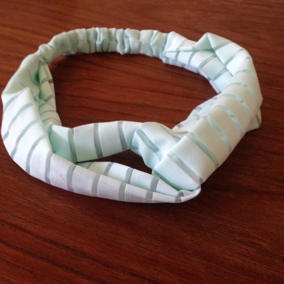 ❗️Free with bundle❗️Stretchy Mint Headband