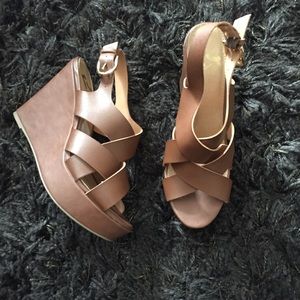 🌻REPORT :: Brown Platform Wedges