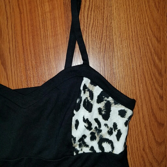 Cute top - Picture 2 of 2