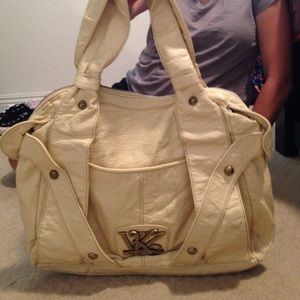 🚨Donating Soon🚨 Kathy Van Zeeland Cream Purse