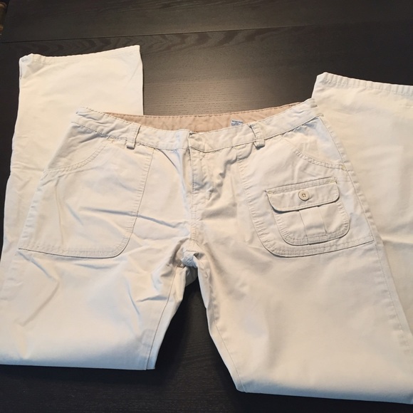 Old Navy women's khaki's. Zippers at bottom.