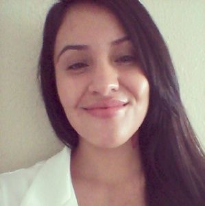 Meet your Posher, Denise