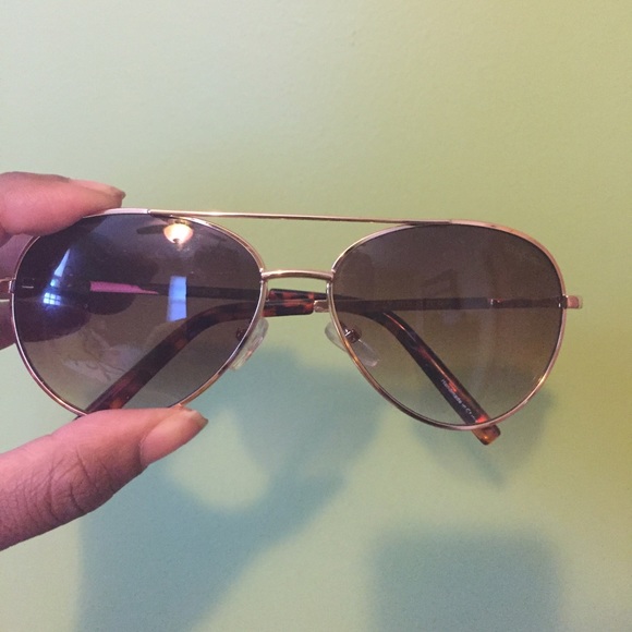 Lilly Pulitzer Aviators with case