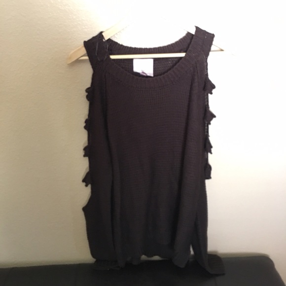 🎉Host Pick🎉 Long Sleeve Cutout Sweater - Picture 2 of 2