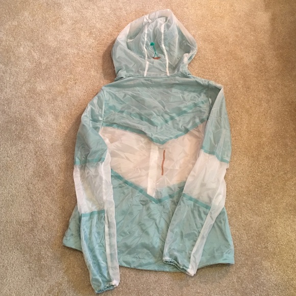 Nike running brand lightweight rain jacket - Picture 4 of 4