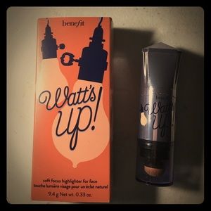 Benefit What's Up Highlighter