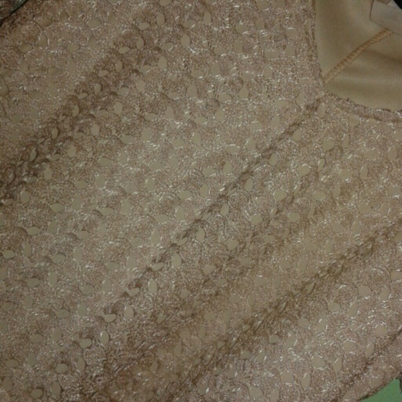 A DELICATE, CREAM LACE WITH A CAMISOLE BLOUSE - Picture 2 of 4